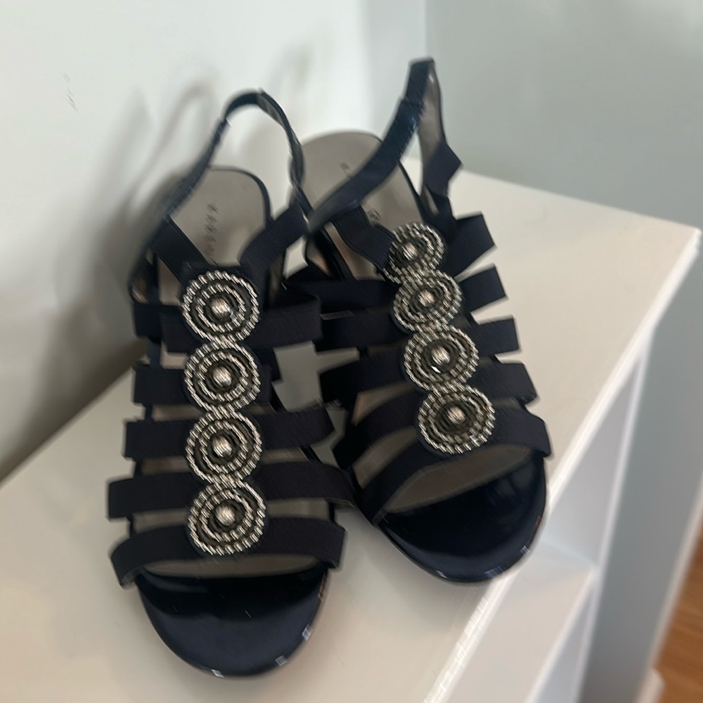Women’s sandals